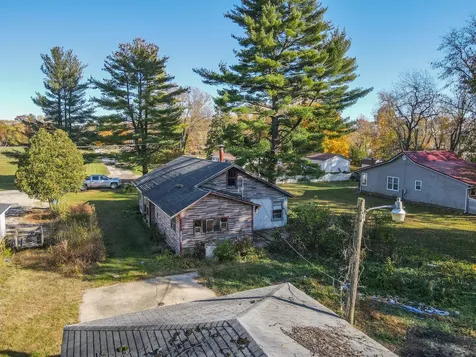 2863 Shadow Lawn Momence IL 60954