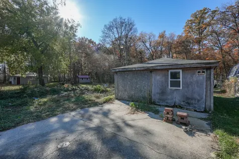 2863 Shadow Lawn Momence IL 60954