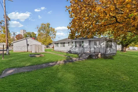 419 North Main Street Farmer City IL 61842