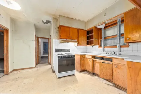 15342 Loomis Avenue Harvey IL 60426