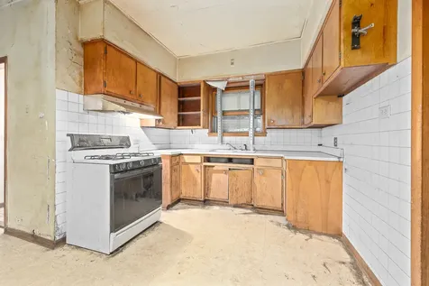 15342 Loomis Avenue Harvey IL 60426