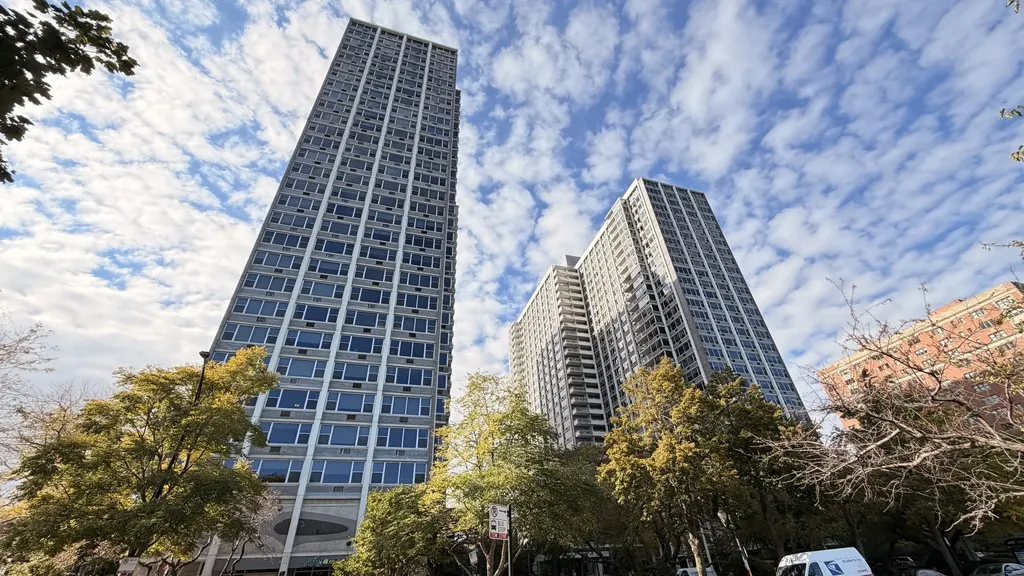 4250 North Marine Drive Chicago IL 60613