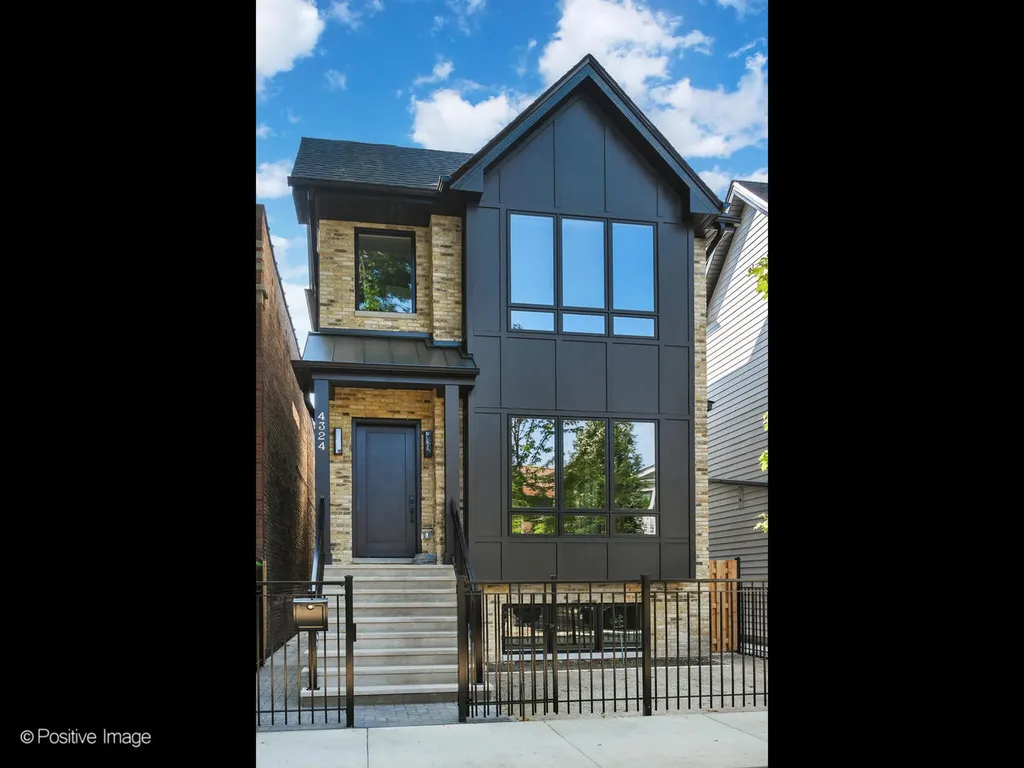 4132 North Claremont Avenue Chicago IL 60618