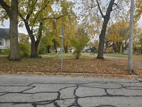 429 North 3rd Street Watseka IL 60970