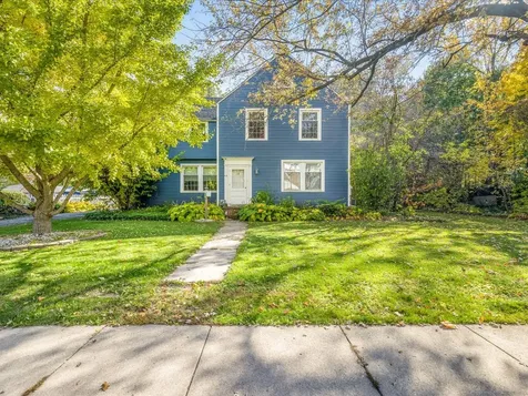 615 Dean Street Woodstock IL 60098