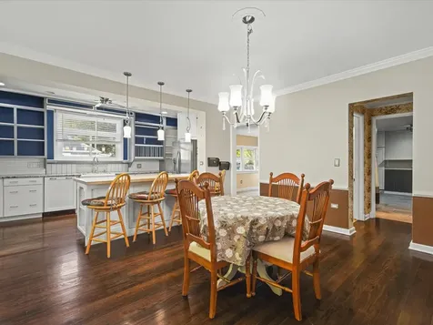 615 Dean Street Woodstock IL 60098