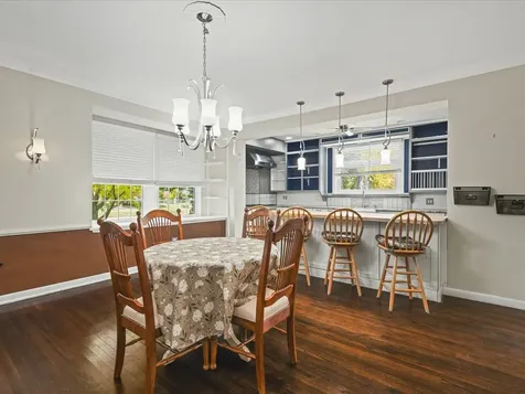 615 Dean Street Woodstock IL 60098
