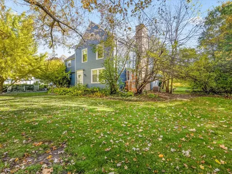 615 Dean Street Woodstock IL 60098