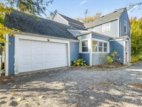 615 Dean Street Woodstock IL 60098