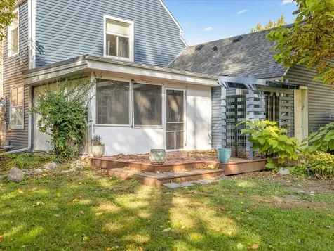 615 Dean Street Woodstock IL 60098
