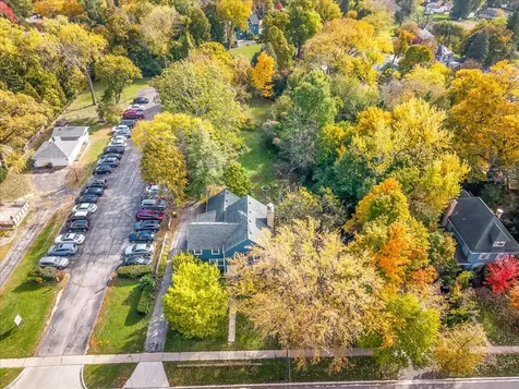 615 Dean Street Woodstock IL 60098