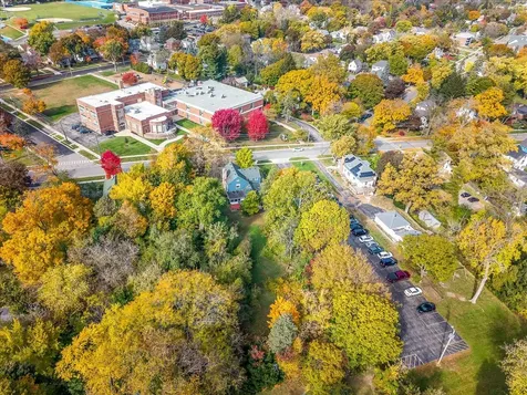 615 Dean Street Woodstock IL 60098
