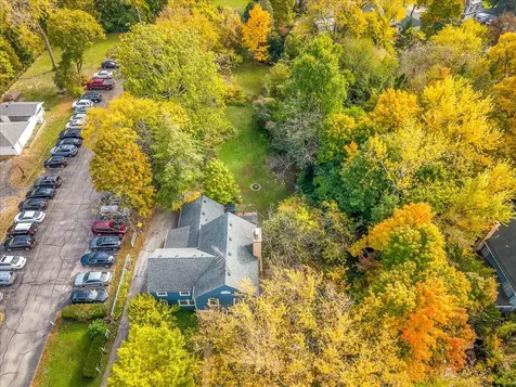 615 Dean Street Woodstock IL 60098