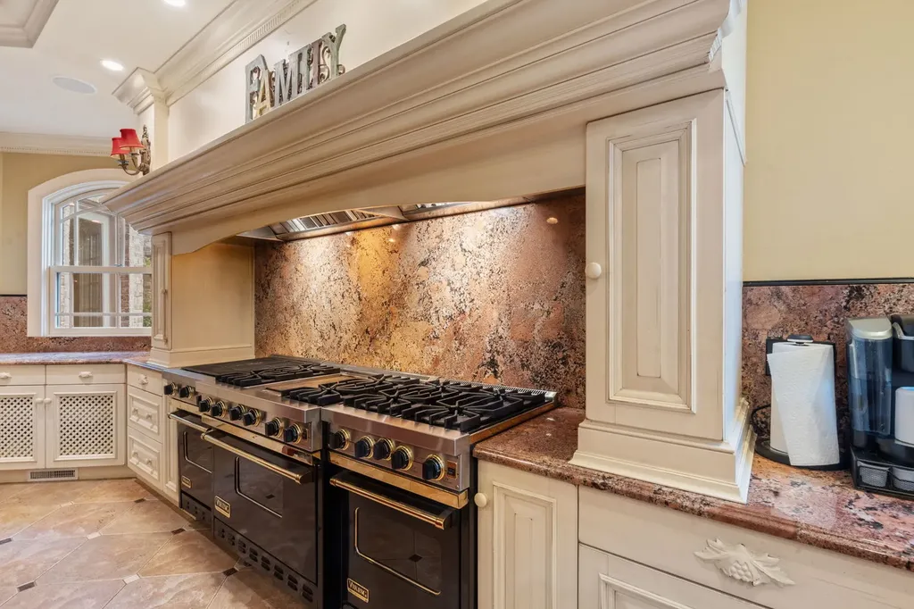 561 West 58th Street Hinsdale IL 60521