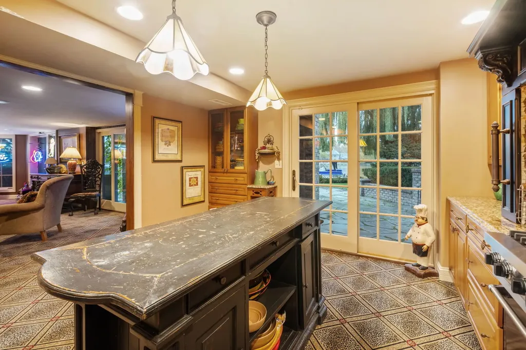 561 West 58th Street Hinsdale IL 60521