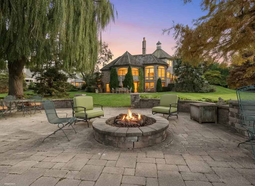 561 West 58th Street Hinsdale IL 60521