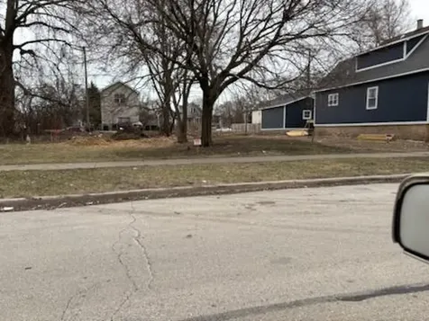 5617 South Perry Avenue Chicago IL 60621