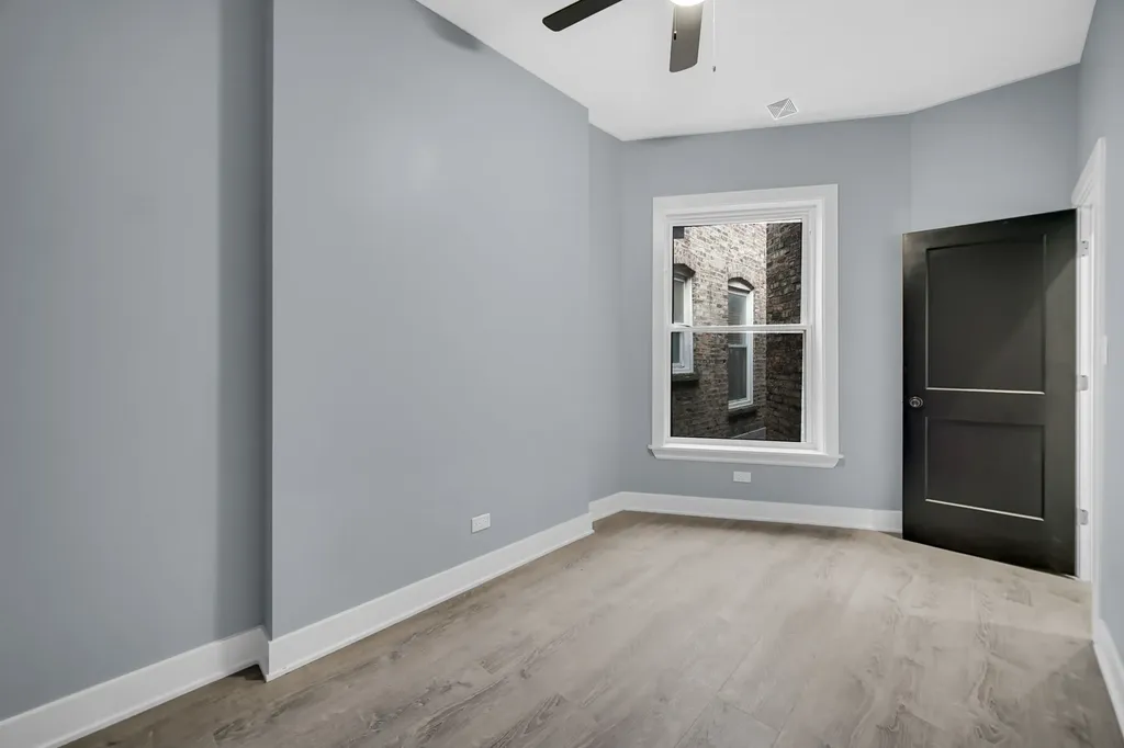 4343 South Ellis Avenue Chicago IL 60653