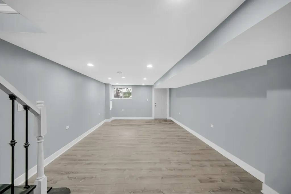 4343 South Ellis Avenue Chicago IL 60653