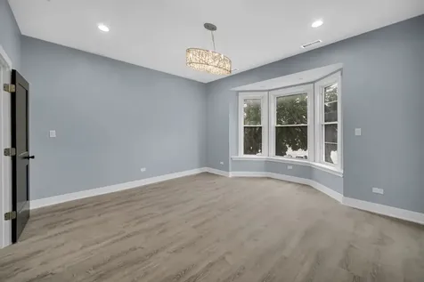 4343 South Ellis Avenue Chicago IL 60653