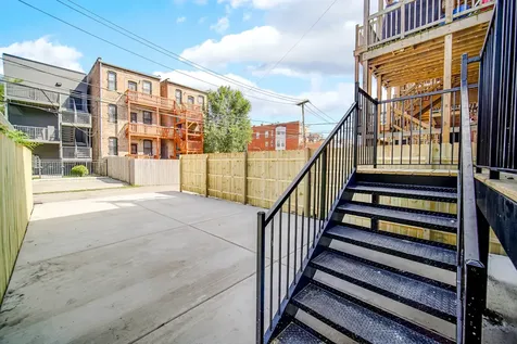 4343 South Ellis Avenue Chicago IL 60653