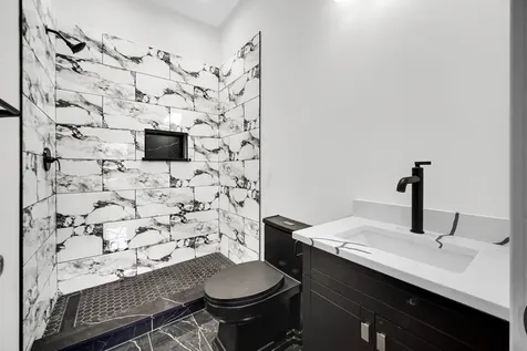 4343 South Ellis Avenue Chicago IL 60653
