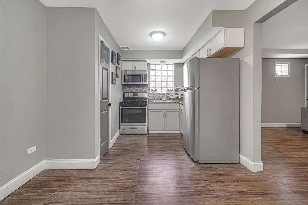 7915 South Dobson Avenue Chicago IL 60619