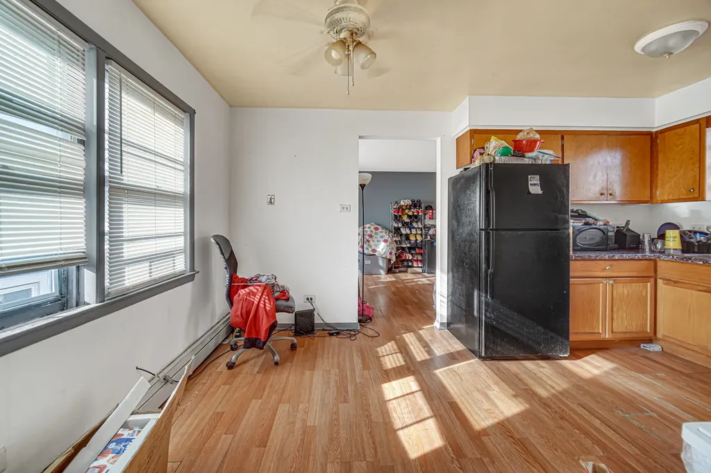 7915 South Dobson Avenue Chicago IL 60619