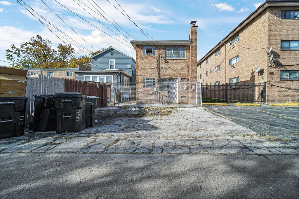 7915 South Dobson Avenue Chicago IL 60619
