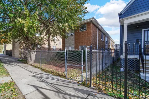 7915 South Dobson Avenue Chicago IL 60619