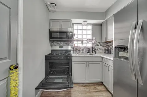 7915 South Dobson Avenue Chicago IL 60619