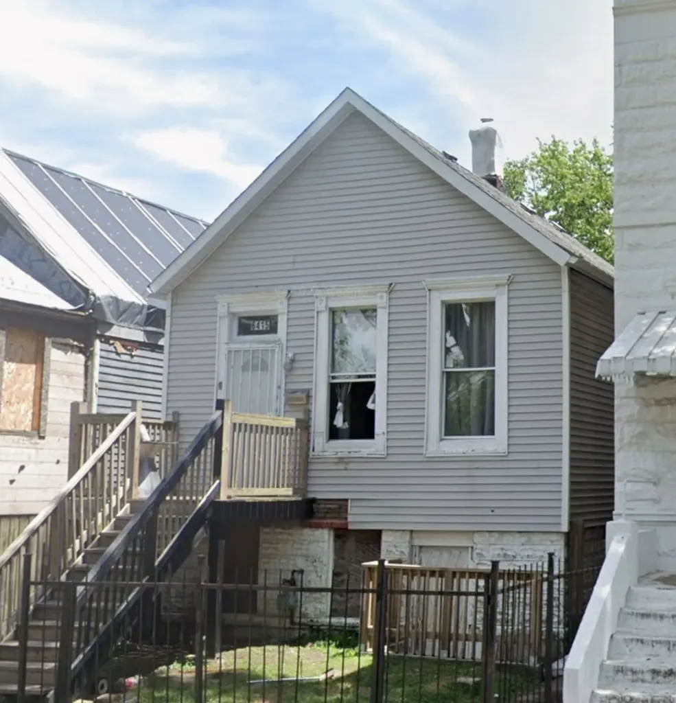 6415 South Eberhart Avenue Chicago IL 60637