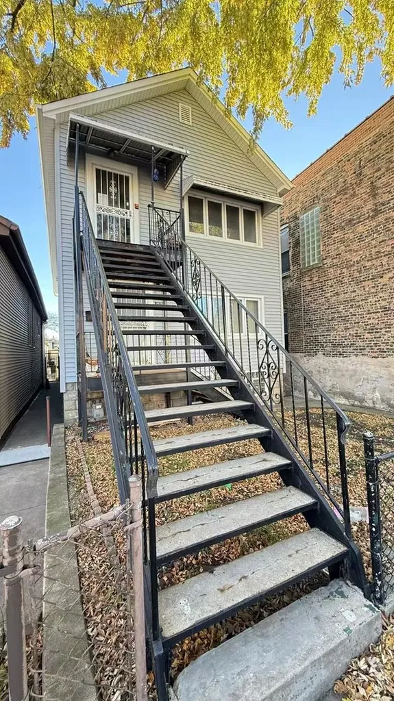 2925 South Shields Avenue Chicago IL 60616