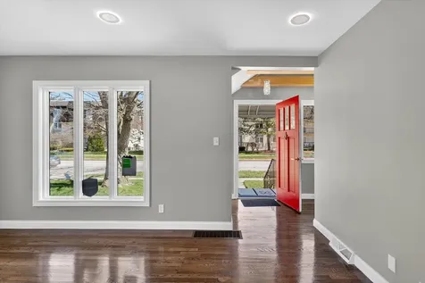 18504 Wentworth Avenue Lansing IL 60438