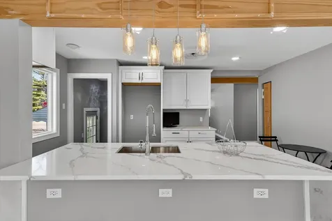 18504 Wentworth Avenue Lansing IL 60438