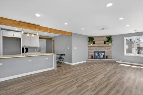 18504 Wentworth Avenue Lansing IL 60438