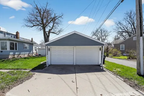 18504 Wentworth Avenue Lansing IL 60438