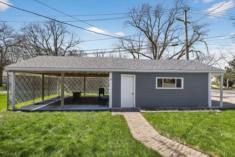 18504 Wentworth Avenue Lansing IL 60438