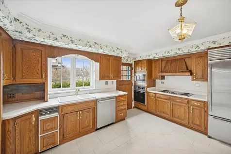 220 Maplewood Road Riverside IL 60546
