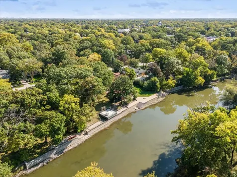 220 Maplewood Road Riverside IL 60546