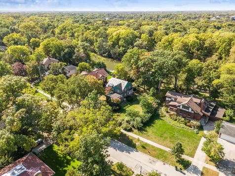 220 Maplewood Road Riverside IL 60546