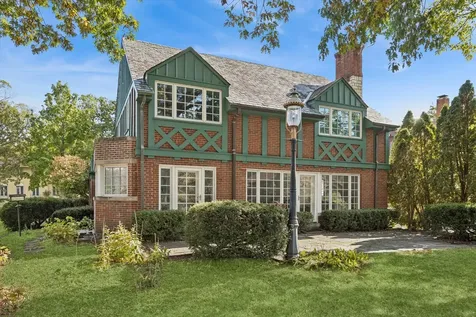 220 Maplewood Road Riverside IL 60546