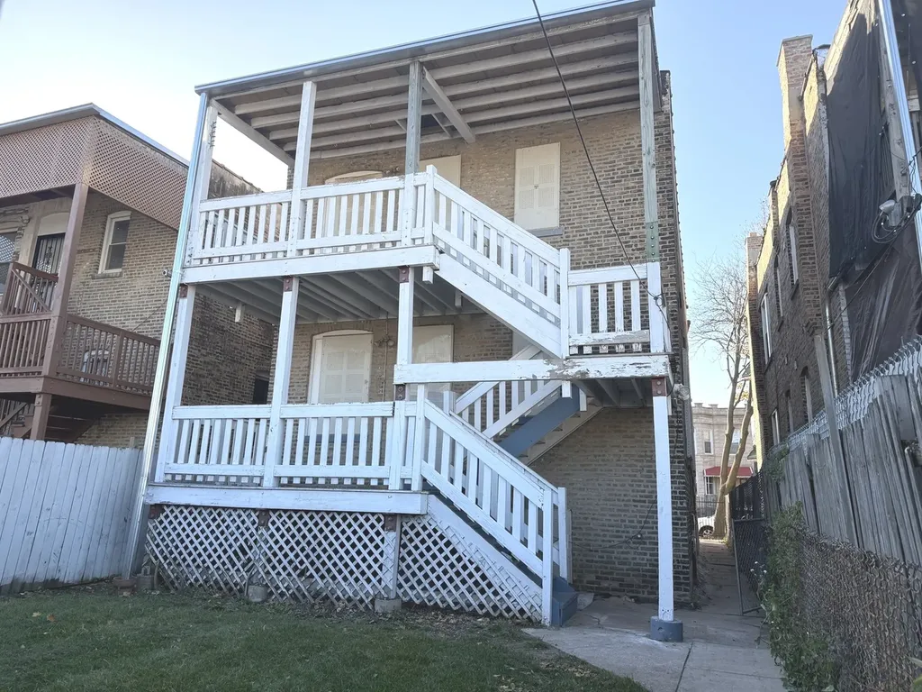 741 North Trumbull Avenue Chicago IL 60624