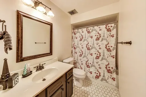 5840 West 104th Street Oak Lawn IL 60453