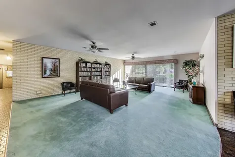 5840 West 104th Street Oak Lawn IL 60453
