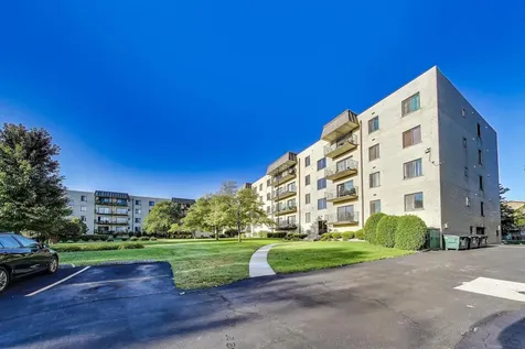 5840 West 104th Street Oak Lawn IL 60453
