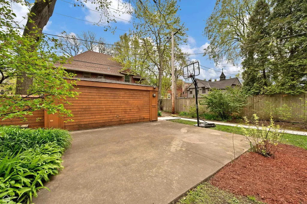 4801 South Kimbark Avenue Chicago IL 60615