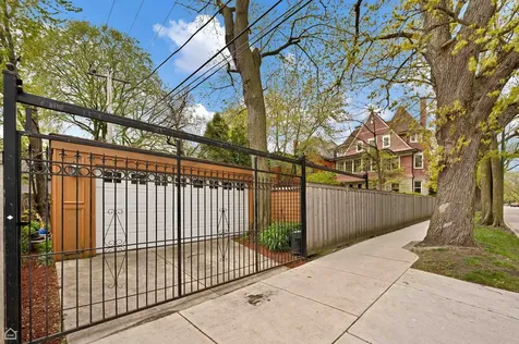 4801 South Kimbark Avenue Chicago IL 60615