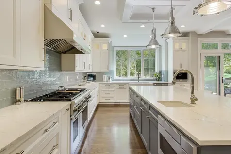 579 Greenwood Road Northbrook IL 60062