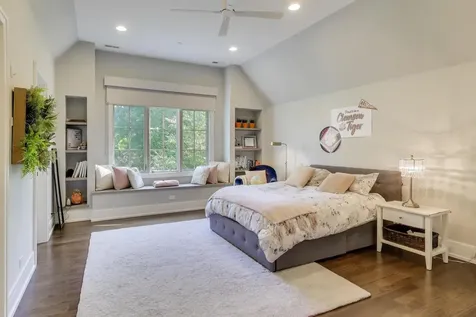 579 Greenwood Road Northbrook IL 60062